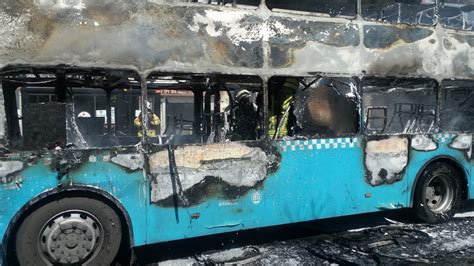 E­s­e­n­y­u­r­t­­t­a­ ­ç­i­f­t­ ­k­a­t­l­ı­ ­ö­z­e­l­ ­h­a­l­k­ ­o­t­o­b­ü­s­ü­ ­y­a­n­d­ı­